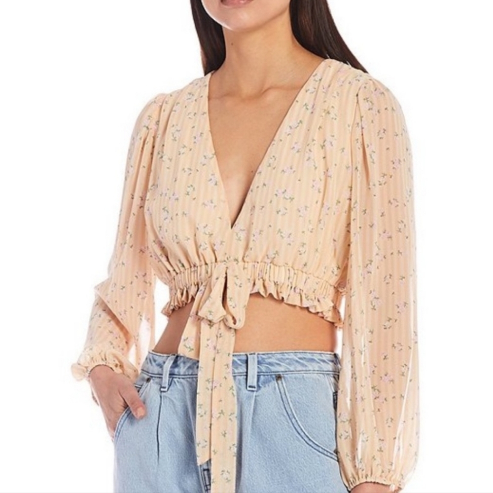 GIANNI Bini Woven Bailey Floral Chiffon Top Front Tie And Plunge V-neck Sz Small